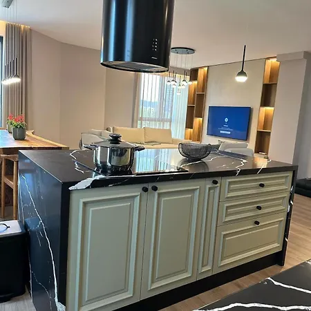 The Boulevard Bliss *