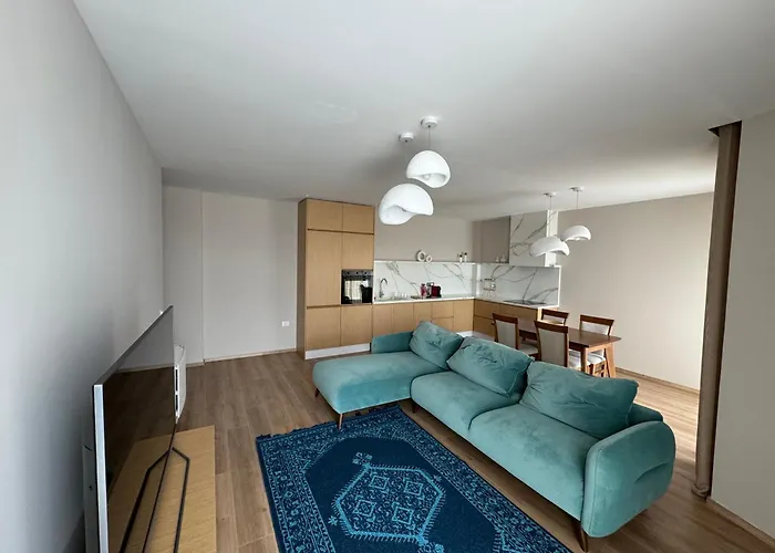 The Boulevard Bliss * 티라나